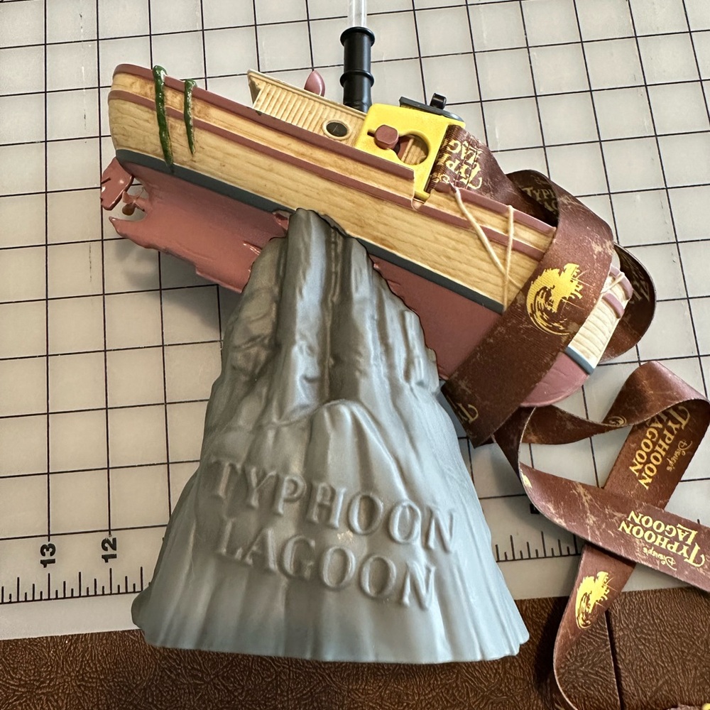 Disney Typhoon Lagoon sipper